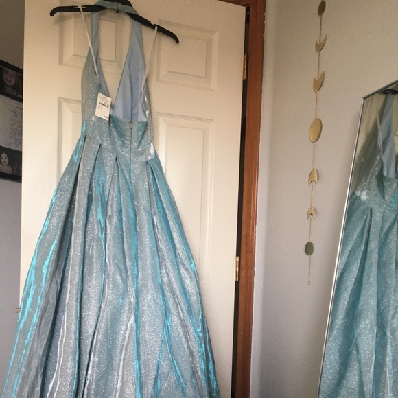 Blue sparkly prom dress - Picture 2 of 4